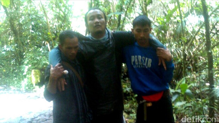 Alami Luka, Pendaki Dievakuasi Tim SAR dari Gunung Gede