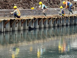 Ahok: Program Normalisasi Sungai Masih Jauh dari Target