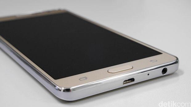 Galaxy On 7: Layar Besar, Awet Baterai 