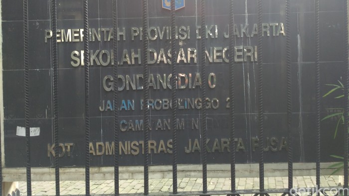 Cerita Tentang Semangat Belajar Amat yang 11 Tahun Hidup di Bajaj