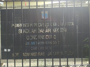 Cerita Tentang Semangat Belajar Amat yang 11 Tahun Hidup di Bajaj