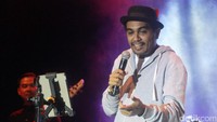 Setelah bermusik dalam band, Glenn Fredly akhirnya bersolo karier dengan menelurkan album Glenn (1998) dengan hits Kau dan Cukup Sudah. Foto: Gus Mun/detikHOT