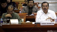 Dalam rapat ini, Prasetyo mengungkapkan keprihatinannya terkait Jaksa Farizal yang terlibat kasus suap impor gula.