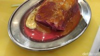Dalam pembuatannya daging sapi muda dibumbui garam dan merica. Beserta bumbu gulai yang dibaluri di permukaannnya. Daging lalu dipanggang hingga tingkat kematangannya medium.