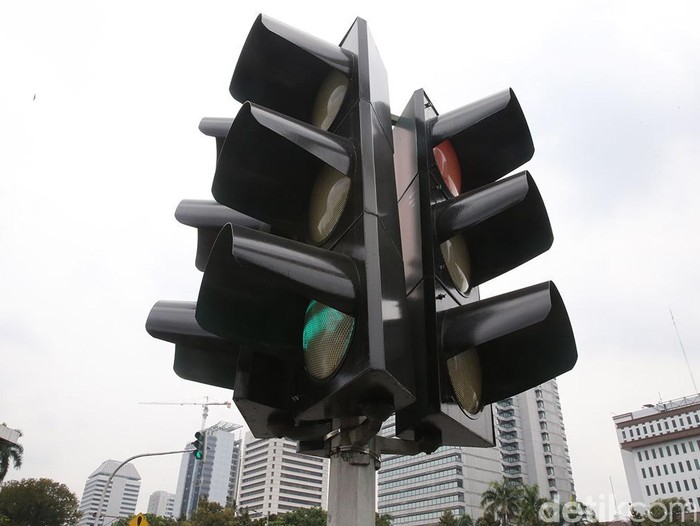 Ilustrasi Lampu Traffic Light (Lampu Merah)
