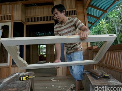 Mengintip Pembuatan Rumah Panggung Minahasa