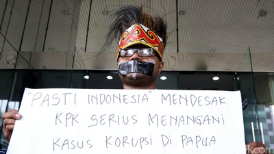 Pemuda Papua Demo di KPK