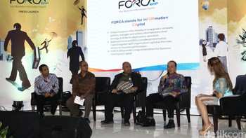 Hadir dalam acara talkshow dan peluncuran tersebut CEO Sinergi Informatika Semen Indonesia (SISI) Adel Rahadi, Asisten Deputi Management SDM Eksekutif Sekaligus Ketua Umum Forum Teknologi Informasi Kementrian BUMN Imam Bustom, COO SISI Handoyo Pudji, dan Bureau of Group ICt Perform & Governance Semen Indonesia (Persero) Ilmanzah Restuadi