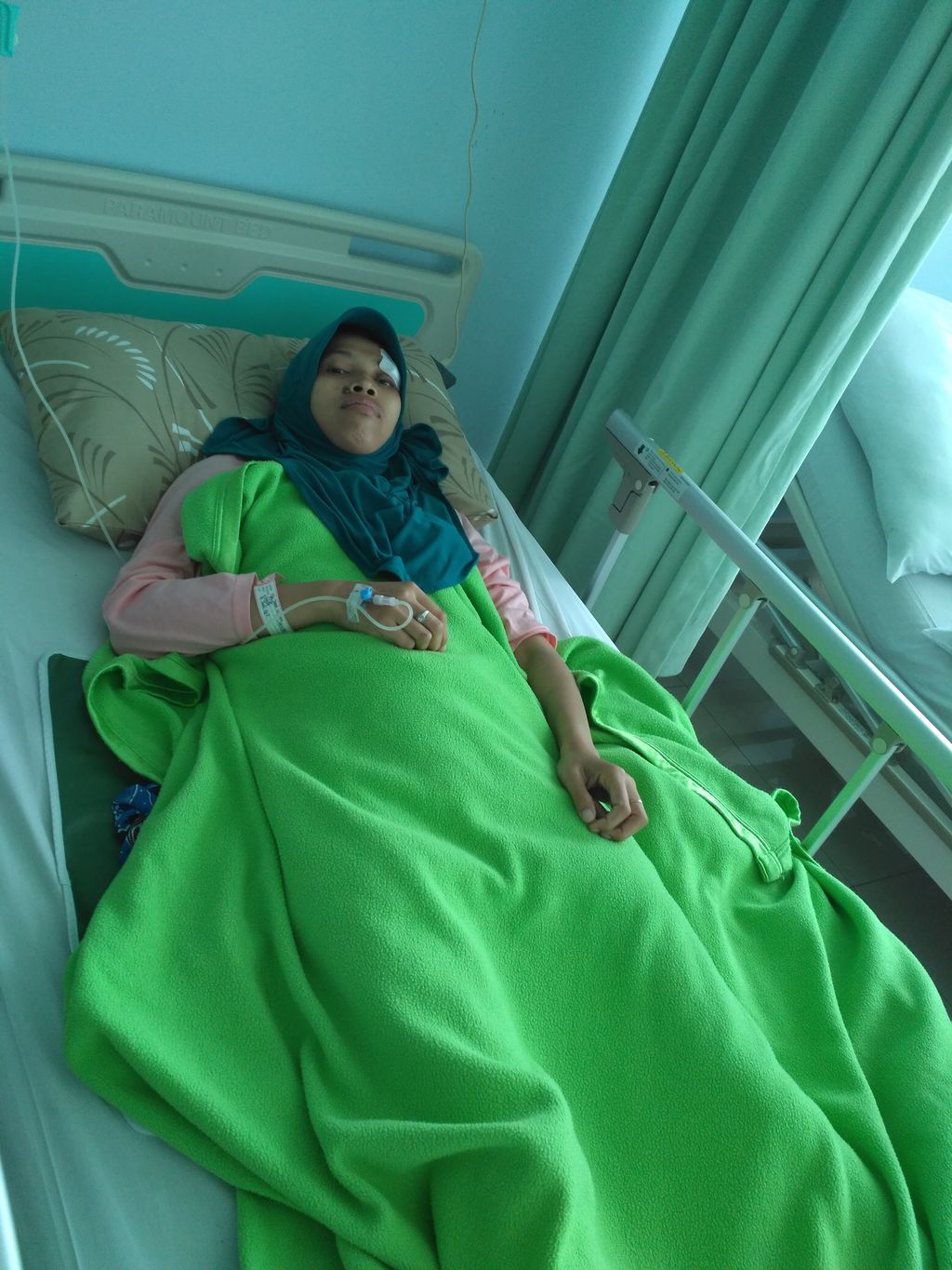 Yana terjatuh dari JPO bersama dua anaknya (Dony/detikcom)