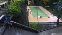 Kolam yang cukup luas di bawah kolam utama. Kolam inilah yang biasanya digunakan untuk anak-anak (Ahmad Masaul Khoiri/detikTravel)