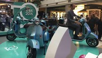 Vespa edisi khusus ini memiliki harga yang beragam. Vespa PX dibanderol Rp 90 juta, Vespa Primavera Rp 49 juta, Vespa GTS 150 Rp 59 juta, dan Vespa GTS 300 Rp 200 juta.
