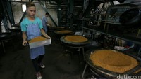 Gula aren Masarang merupakan gula aren yang diproduksi secara organik.