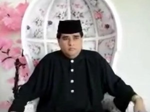Tak hanya Uang, Dimas Kanjeng Dipercaya Pengikut Bisa Keluarkan Makanan dan Motor