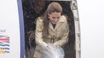 Meski Hujan, Kate Middleton Tetap Stylish saat Kunjungi Kanada