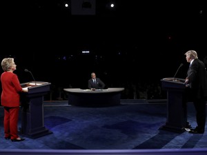 Trump Janji Rilis Laporan Pajak Jika Hillary Rilis Email yang Dihapus