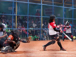 Maju ke Final Sofbol, Tim Putri Jakarta Tunggu Lawan