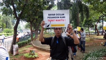 Salah satu isi tuntutan mereka kepada Bakrie Telecom. Foto: detikINET/Adi Fida Rahman