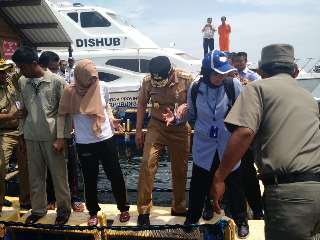 Foto: Ahok meninjau budidaya ikan di Kepulauan Seribu (Danu Damarjati/detikcom)