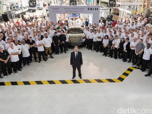 Mobil Cantik Aston Martin DB11 Akhirnya Lahir