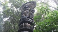 Salah satu penanda tuanya vihara ini adalah Pilar Ashoka dengan patung 4 singa yang menjadi simbol India (Fitraya/detikTravel)