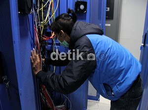 Aspiluki Sesalkan Rencana Menteri Revisi Aturan Data Center