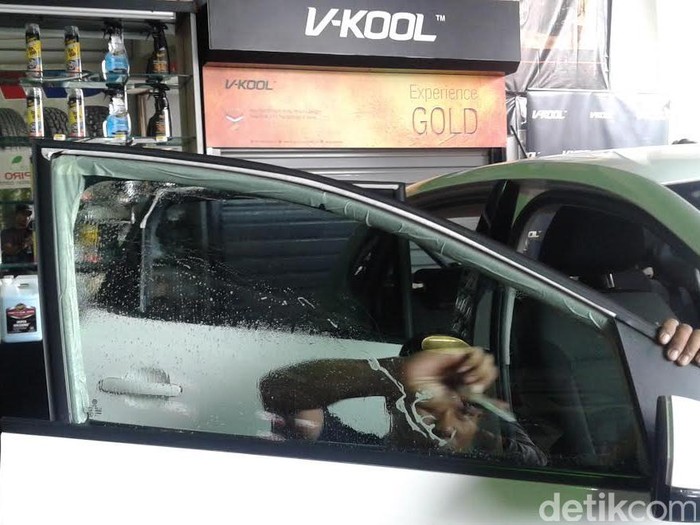 Sehabis Pasang Kaca  Film Sebaiknya Jangan Buka  Kaca  Mobil  