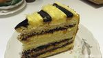 Di Gourmet Eatery Ini Ada Kwetiau Udang Kerang dan Martabak Cake yang Sedap