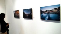 Pameran ini menampilkan berbagai karya fotografi dari 8 kota penting di jalur sutra maritim Tiongkok dan Indonesia. 8 Kote tersebut antara lain Quanzhou, Fuzhou, Zhangzhou, Guangzhou, Suzhou, Yangzhou, Nanjing dan Ningbo (Wahyu/detikTravel)