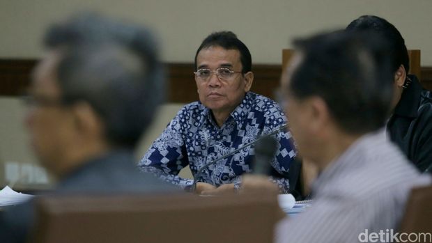 OTT Panitera: Dari PNS Tajir 19 Mobil hingga Suap 'Sapi-Kambing'