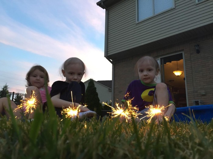 Kisah Haru Zane dan Zac, si Kembar yang Sama-sama Kena Kanker Darah Langka