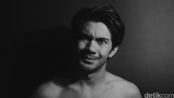 Reza Rahadian Manusia Seribu Wajah