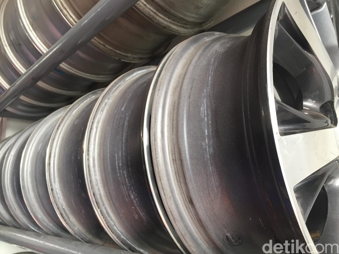 Aneka pelek mobil