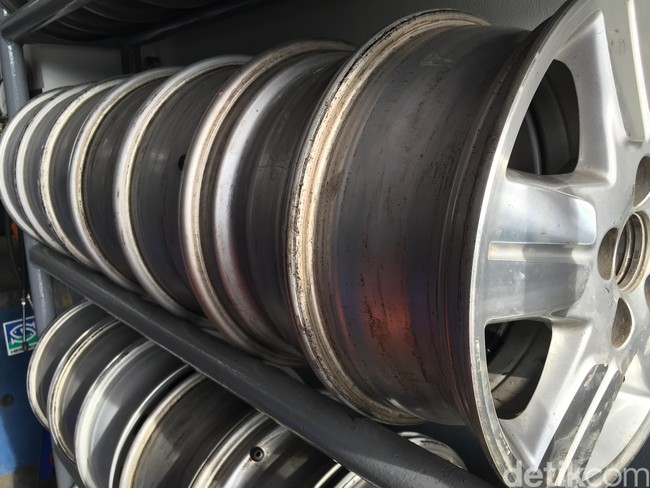 Hati-hati! Pelek Mobil Jadi Incaran Maling