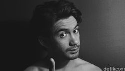 Reza Rahadian Manusia Seribu Wajah