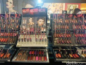 Urban Decay Ciptakan Aplikasi  untuk Mencoba 100 Warna Lipstik