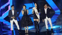 Ayu turut meramaikan panggung bersama Zaskia dan Rizki Ridho membawakan lagu Sambalado. Pool/Gus Mun/detikFoto.