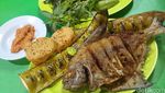 Huah! Pedas Menyengat, Ikan Goreng dan Petai Dicocol dengan Sambal Teroris