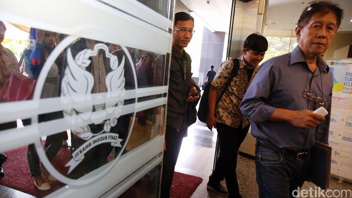 Wajib Pajak di Kantor Pajak/Foto: Ari Saputra Wajib Pajak di Kantor Pajak/Foto: Ari Saputra