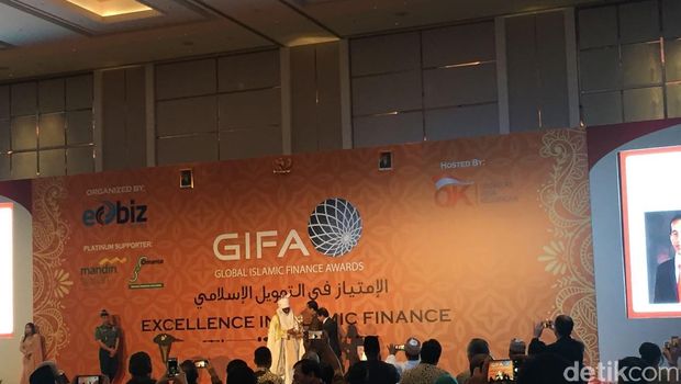 Presiden Jokowi terima Global Islamic Finance Leadership Award 2016 