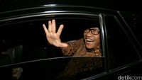 Direktur Utama Perusahaan Umum Bulog Djarot Kusumayakti, usai menjalani pemeriksaan saksi atas tersangka Ketua DPD (nonaktif) Irman Gusman di Gedung KPK, Jakarta, Kamis (29/9).