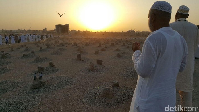 Menjelajahi Madinah Sambil Beribadah