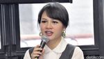 Para Selebriti di AMI Awards 2016, Aksi Panggung Ayu Ting Ting dan Zaskia Gotik
