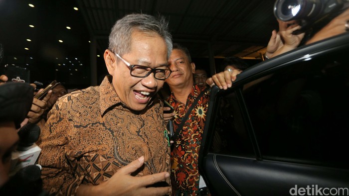 Dirut Bulog: Irman Gusman Pernah Telepon Bilang Harga Gula di Sumbar Mahal