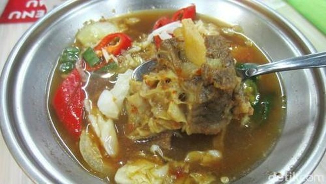 Yuk, Makan Pindang Iga Khas Palembang yang Asam Segar di Sini!