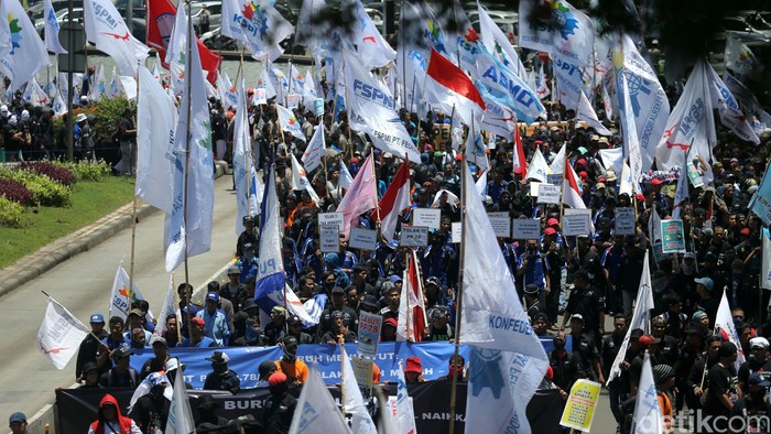 Protes Upah Rendah Tapi Bisa Beli Ninja, Ini Kata Buruh