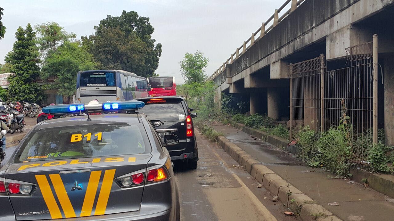 Foto: Polres Bogor melakukan pengawalan terhadap massa buruh dari Kabupaten Bogor (Istimewa)