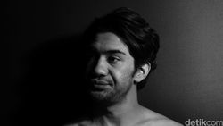 Reza Rahadian Manusia Seribu Wajah