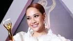 Para Wanita Cantik Pemenang AMI Awards 2016