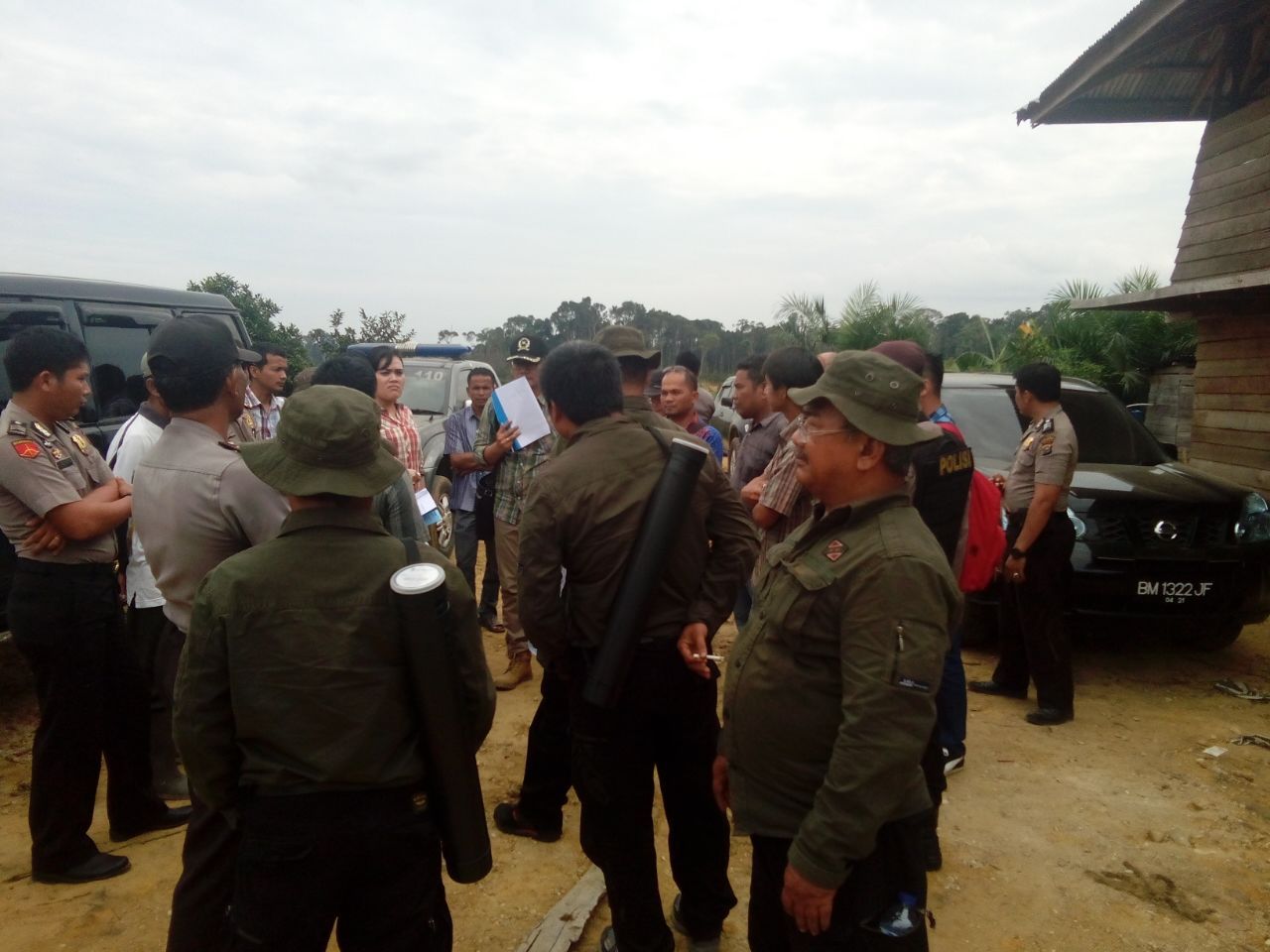 Foto: Suasana saat sidang lapangan (dok Yayasan Riau Madani)