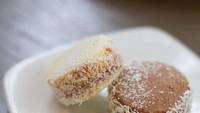 Alfajores de Maizena yang merupakan biskuit dari tepung jagung yang empuk. Cocok dinikmati dengan secangkir teh ataupun kopi.